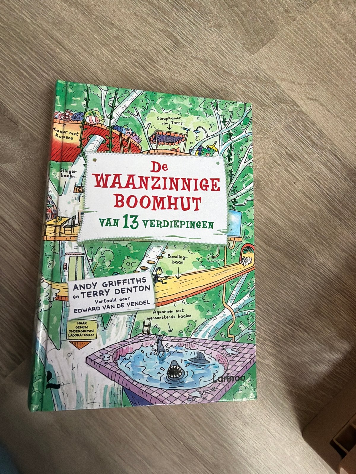 De Waanzinnige Boomhut van 13 Verdiepingen - Andy Griffiths, Ophalen of Verzenden, Zo goed als nieuw, Fictie