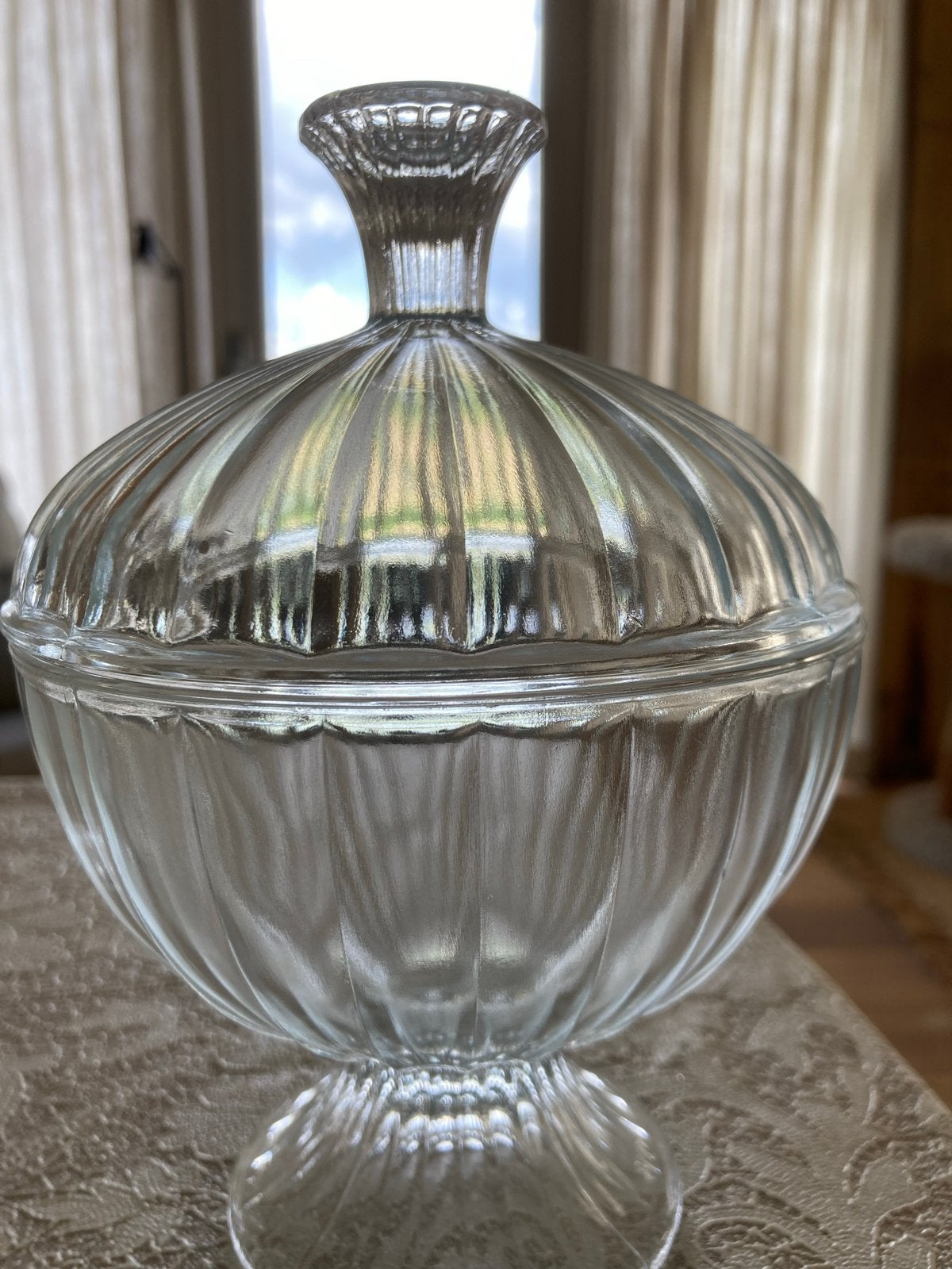 Elegante glazen bonbonnière met deksel, Antiek en Kunst, Ophalen of Verzenden