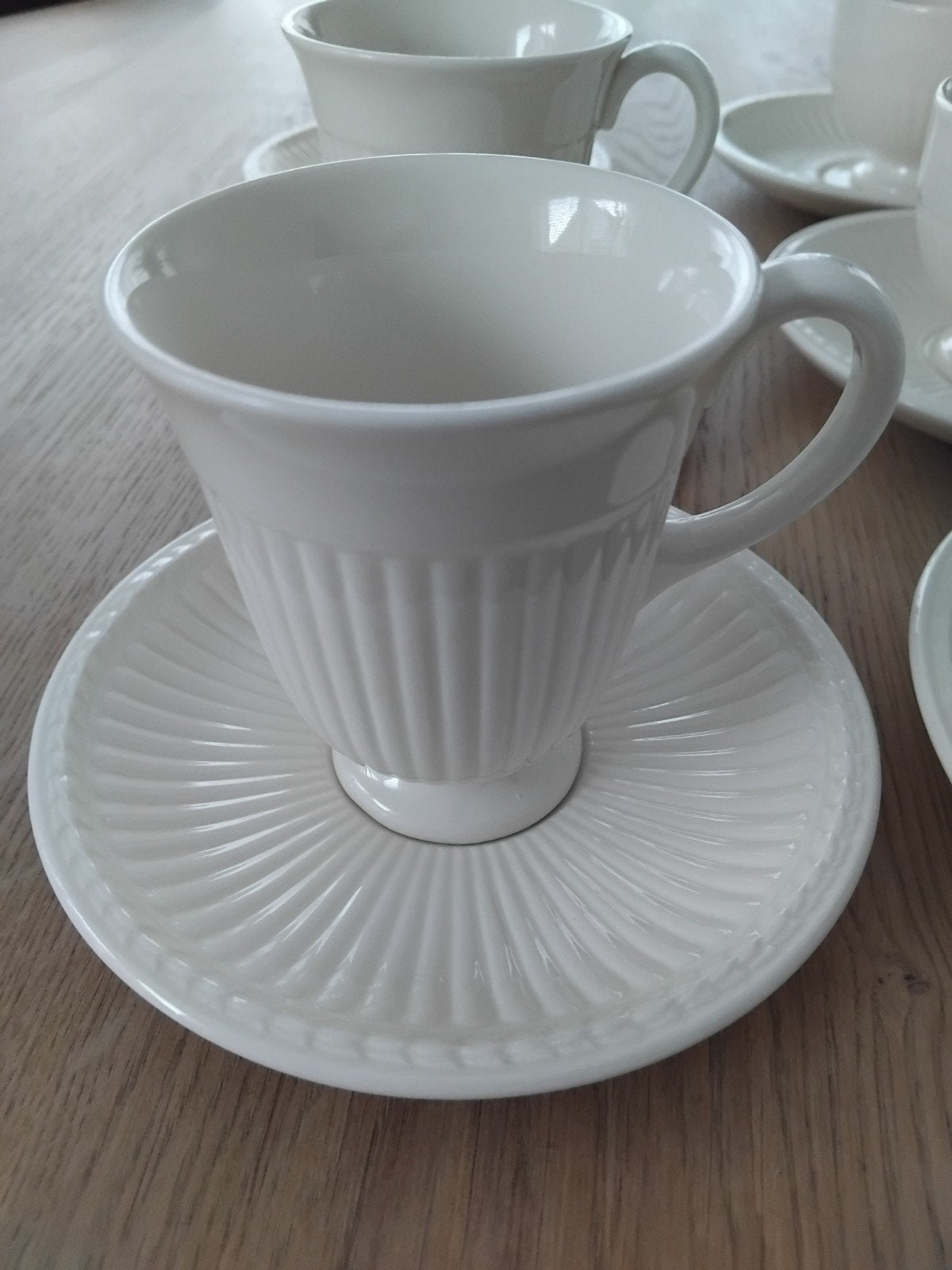 Wedgwood Edme Kop en Schotel - Set van 3, Ophalen of Verzenden, Zo goed als nieuw, Porselein, Kop(pen) en/of Schotel(s)
