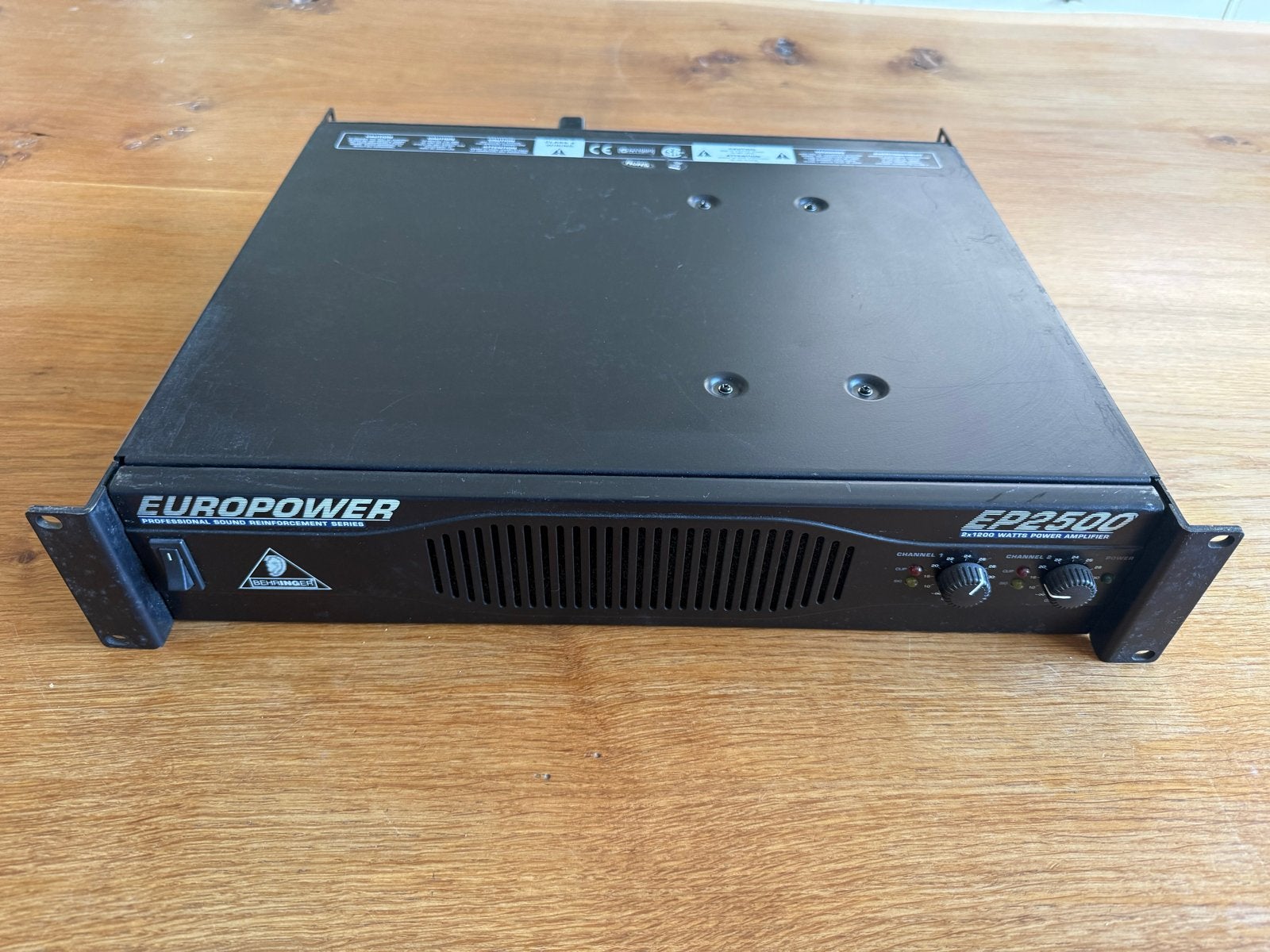 Behringer Europower EP2500 Versterker, Ophalen of Verzenden, Gebruikt, 1000 watt of meer, P.A.