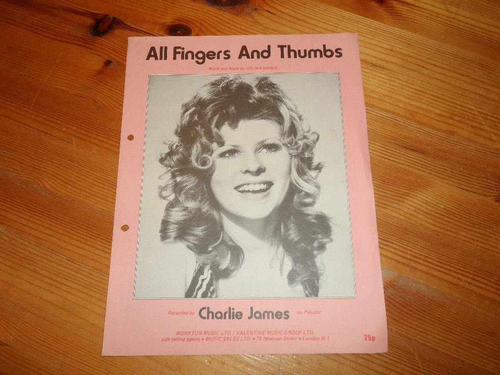 All fingers and thumbs - charlie james - julian brook, Gebruikt, Gitaar, Ophalen of Verzenden, Artiest of Componist
