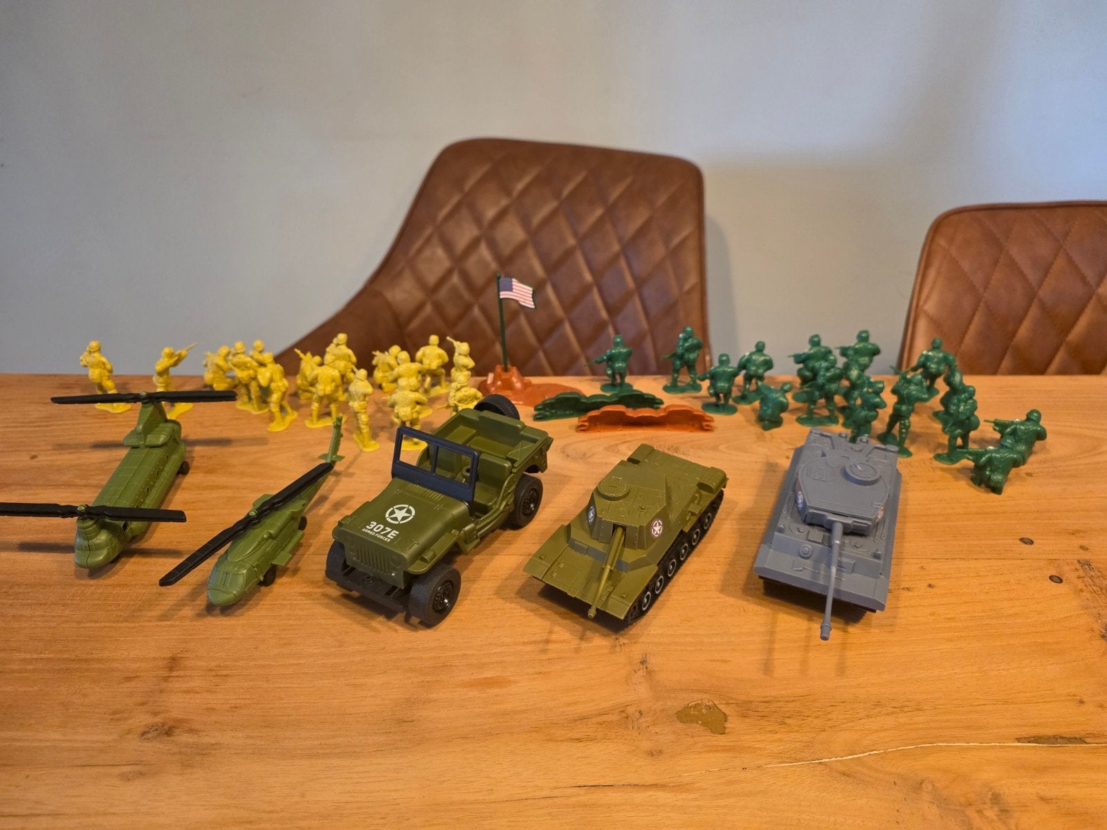 Leger soldaatjes en Tanks, Hobby en Vrije tijd, Modelbouw | Figuren en Diorama's, Ophalen, Gebruikt, 1:35 tot 1:50, Figuur of Figuren