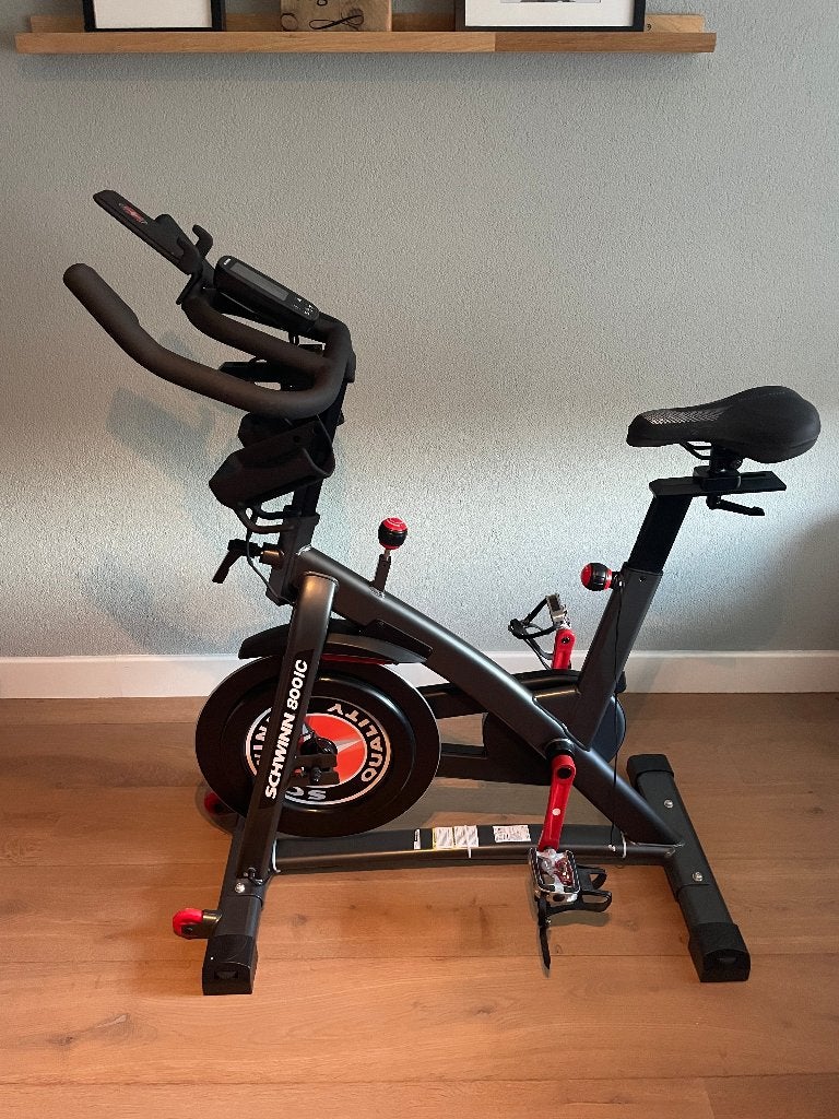 KIJK SNEL !! Mooie Indoor Schwinn 800 IC fiets!, Sport en Fitness, Ophalen, Spinningfiets, Zo goed als nieuw, Metaal
