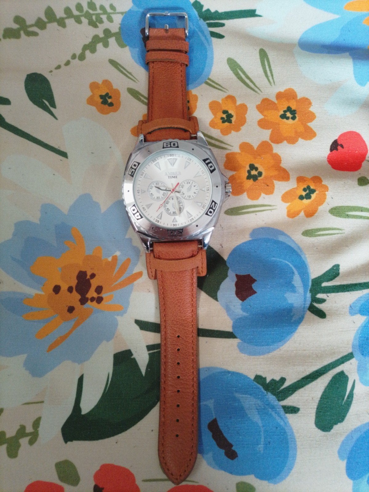Mooi Herenhorloge met Bruine Band en Stalen Kast, Sieraden, Tassen en Uiterlijk, Overige merken, Staal, Polshorloge, Ophalen of Verzenden