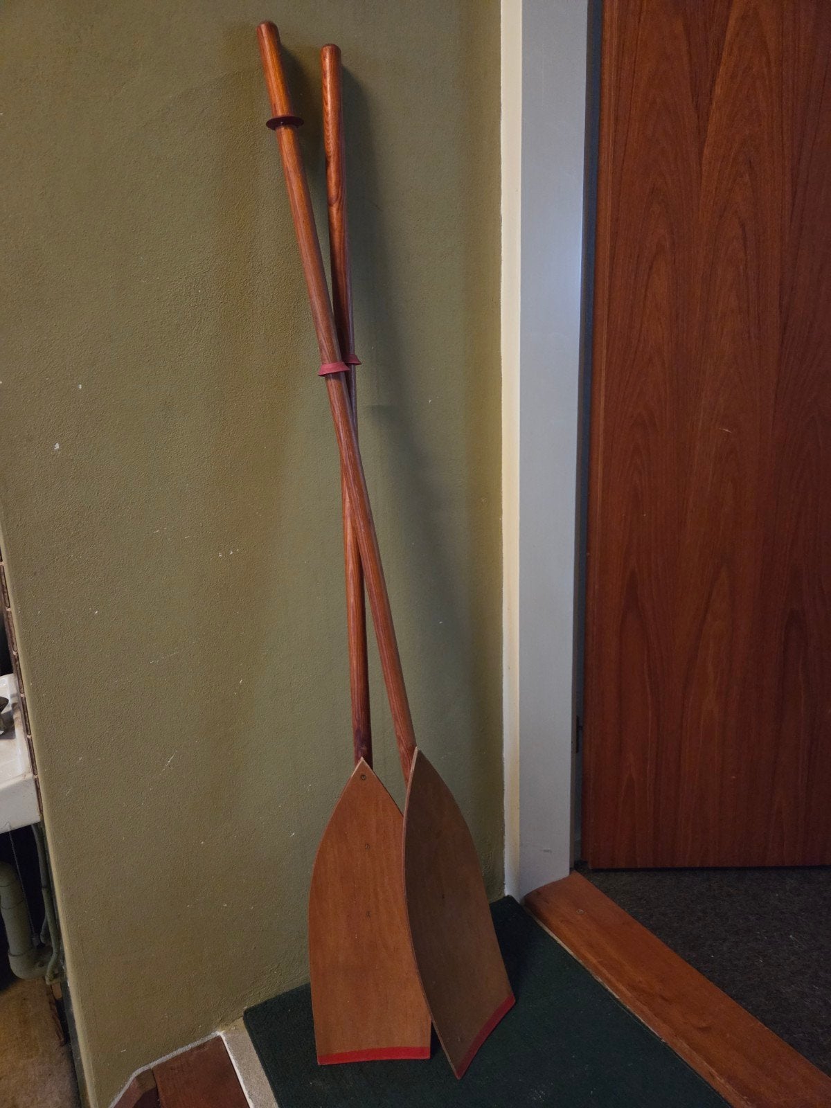 2 houten peddels voor kano/bootje - vintage, Ophalen, Gebruikt, Enkelbladige peddel