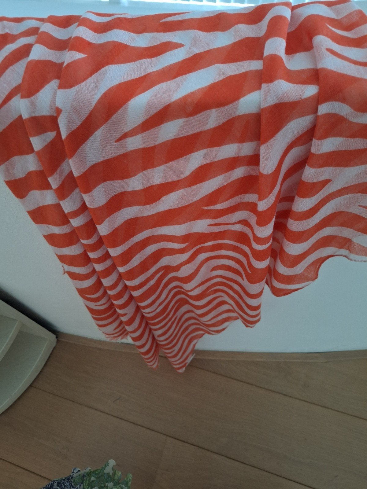 Lange sjaal, omslagdoek, Kleding | Dames, Ophalen of Verzenden, Nieuw, Maat 46/48 (XL) of groter, Sjaal