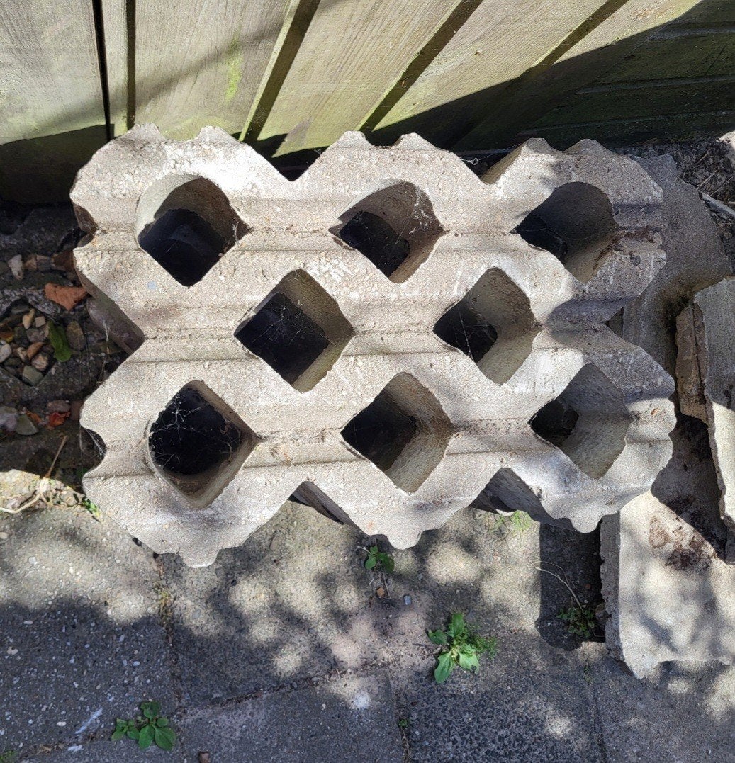 Gratis grasbetontegels (3) ophalen steeg, Ophalen, Gebruikt, Overige typen, Minder dan 5 m²