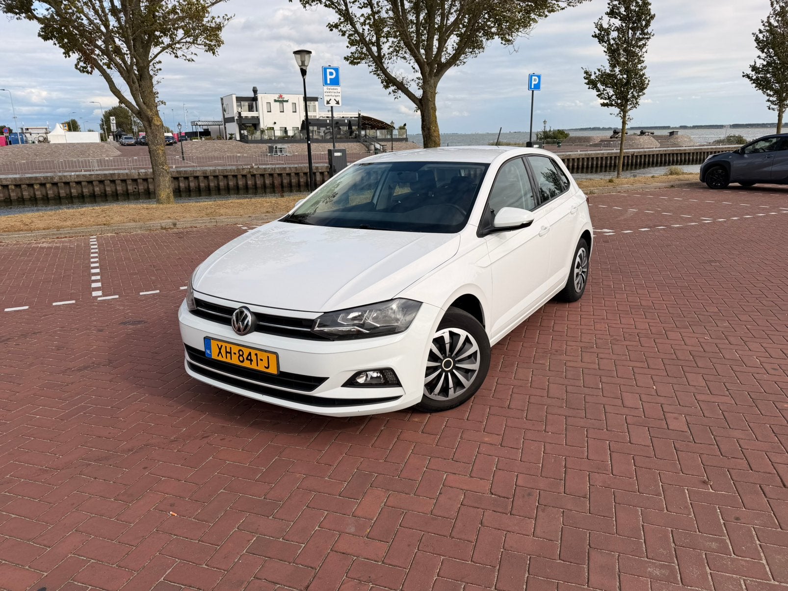 Volkswagen Polo comfortline 1.0 TSI 95pk 2019 Wit, Auto's, Volkswagen, Voorwielaandrijving, Stof, 40 €/maand, Start-stop-systeem