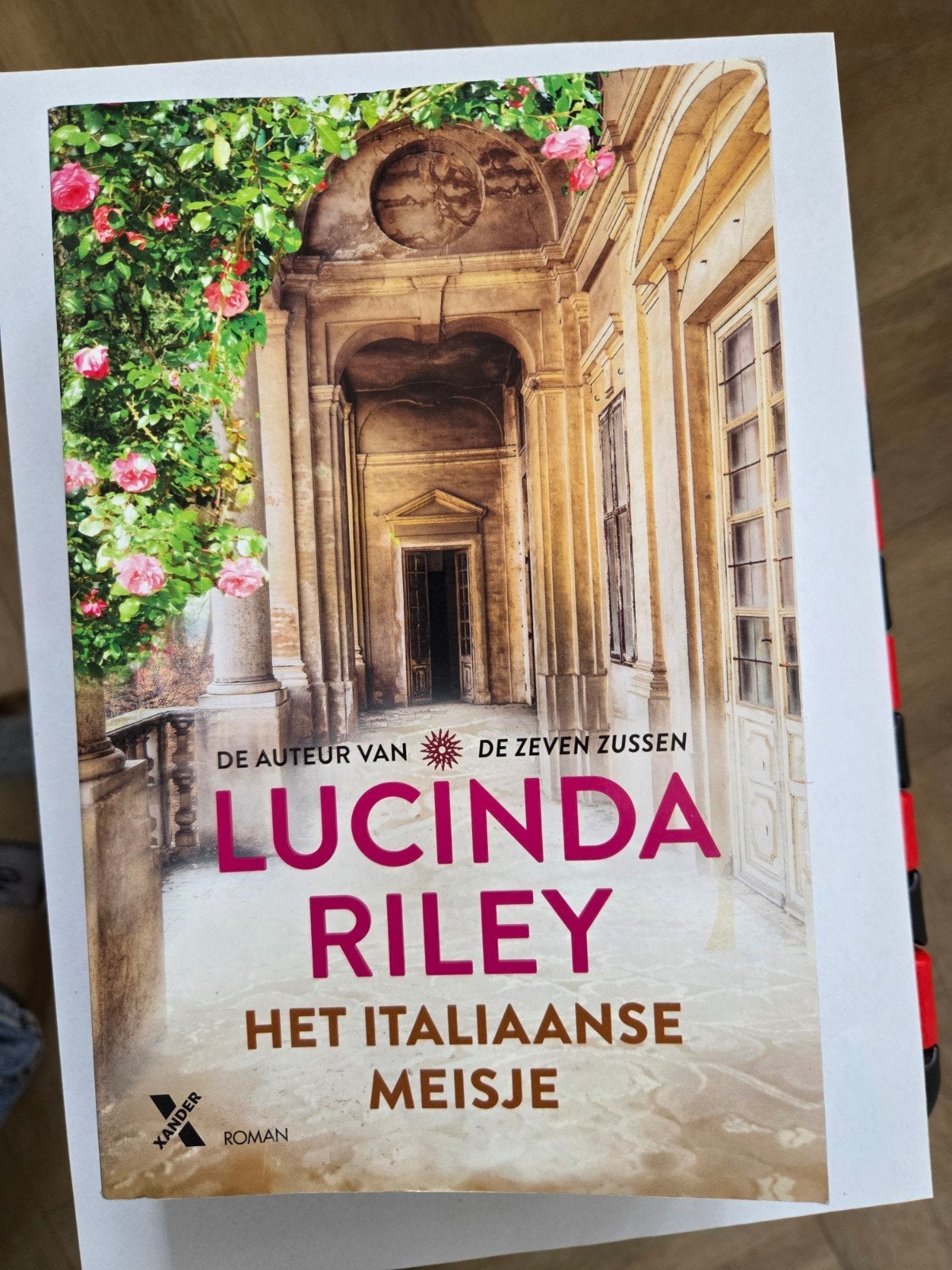 Het Italiaanse Meisje - Lucinda Riley (Roman), Boeken, Ophalen of Verzenden, Zo goed als nieuw, Lucinda Riley, Nederland