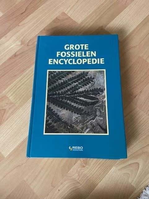 Grote fossielen encyclopedie - Turek - Marek - Benes, Ophalen of Verzenden, Gelezen