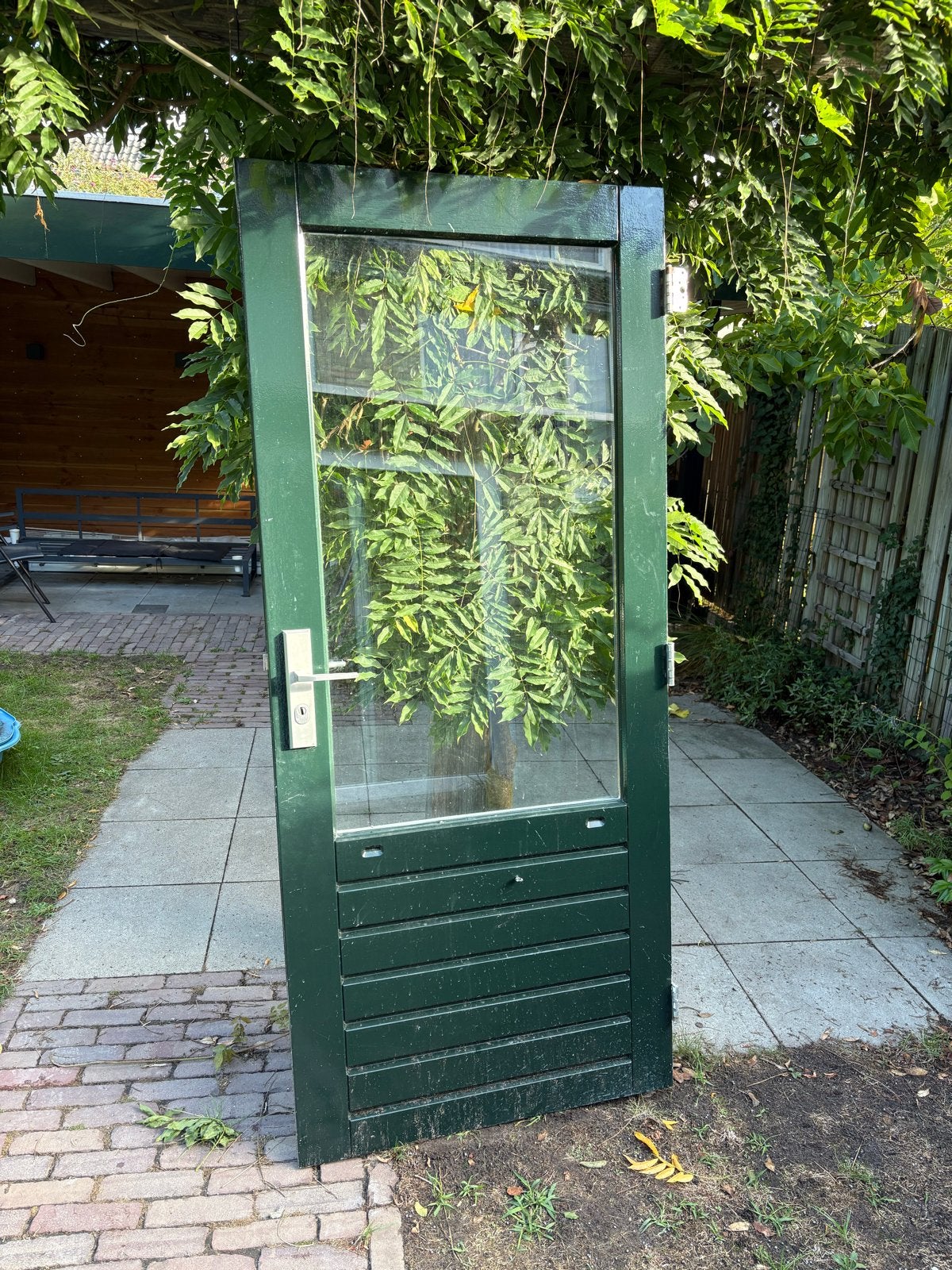Houten binnen-buitendeur met raam, Gebruikt, 80 tot 100 cm, Ophalen of Verzenden, Buitendeur