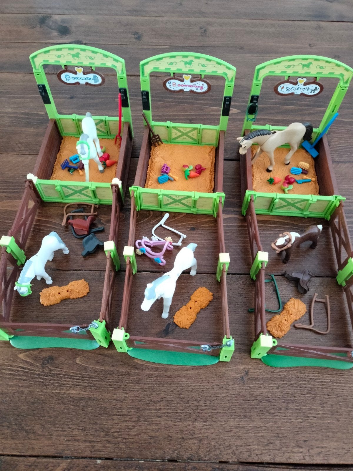 3 spirit paarden stallen Playmobil, Ophalen of Verzenden, Zo goed als nieuw