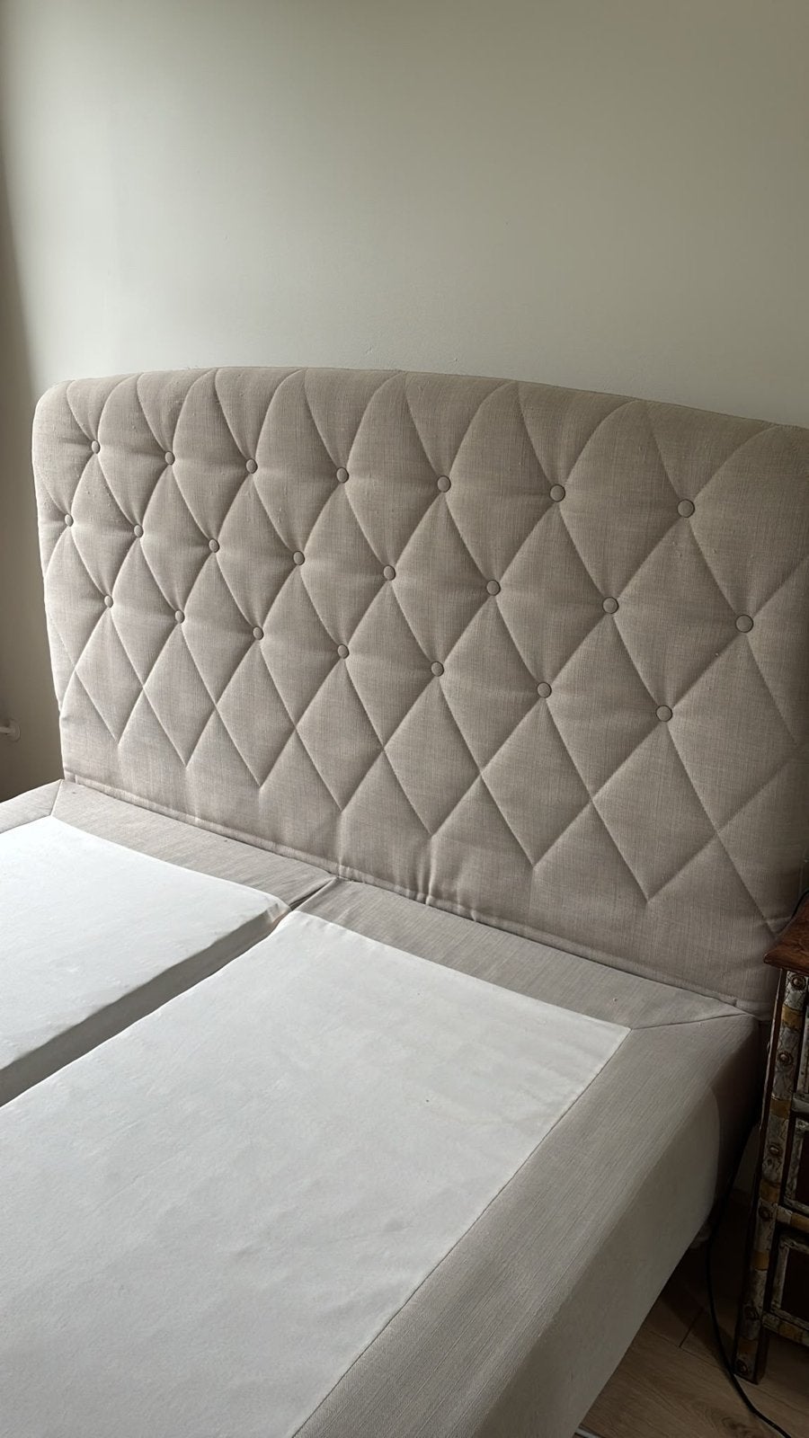 Ikea boxspring mattress for 40 euros with a topper for free, Huis en Inrichting, Slaapkamer | Matrassen en Bedbodems, Ophalen