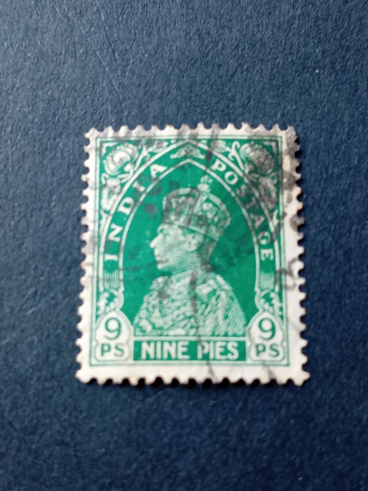 Vintage Indiase postzegel 9 Pies met Koning George V, Ophalen of Verzenden, Gestempeld, Zuid-Azië
