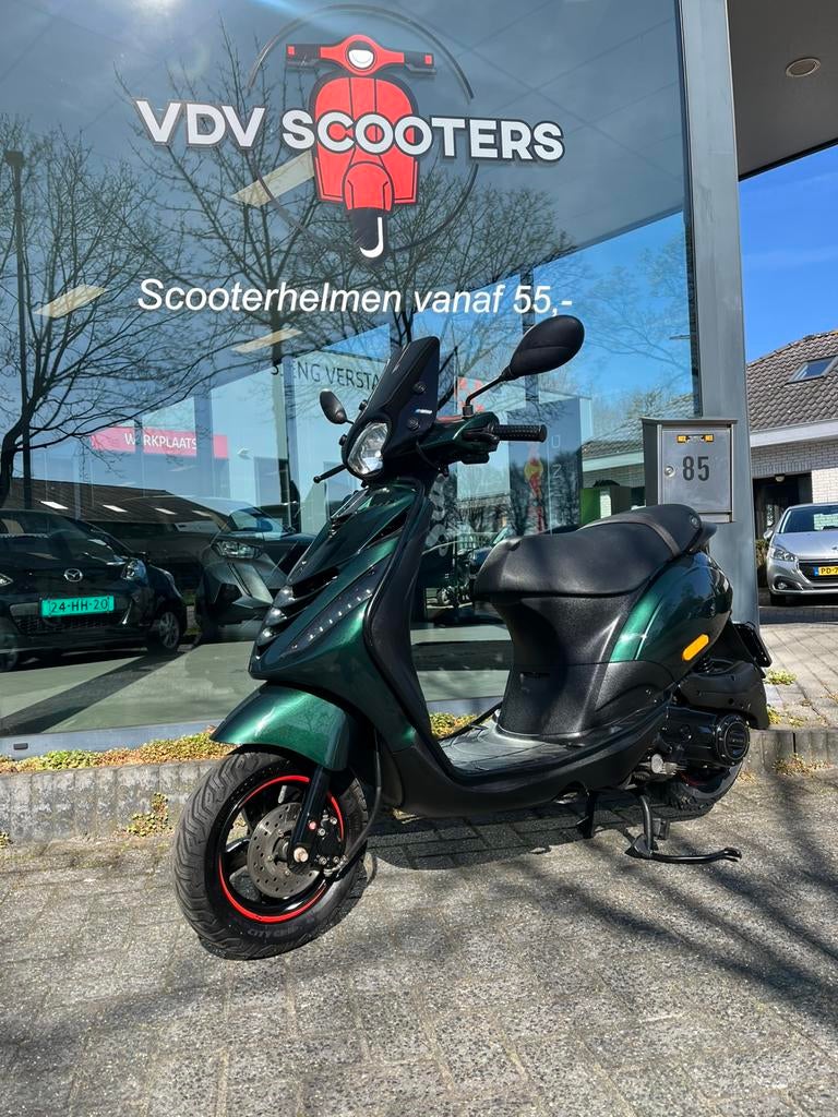 Unieke piaggio zip 45km iget british racing green, Ophalen, Maximaal 45 km/u, Zip, Zo goed als nieuw