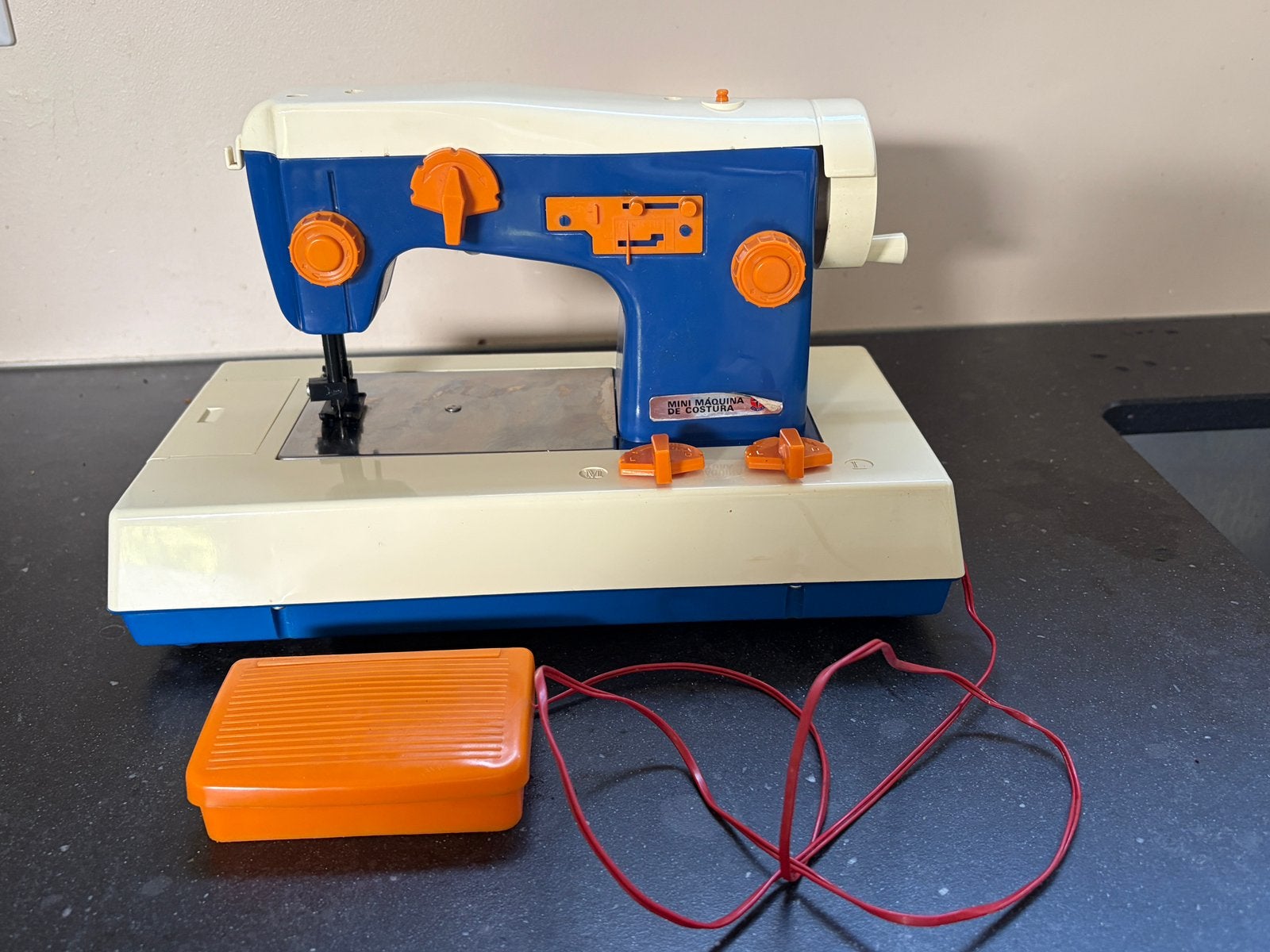 Unieke Vintage kindernaaimachine Estrela, werkend, compleet, Ophalen of Verzenden, Zo goed als nieuw