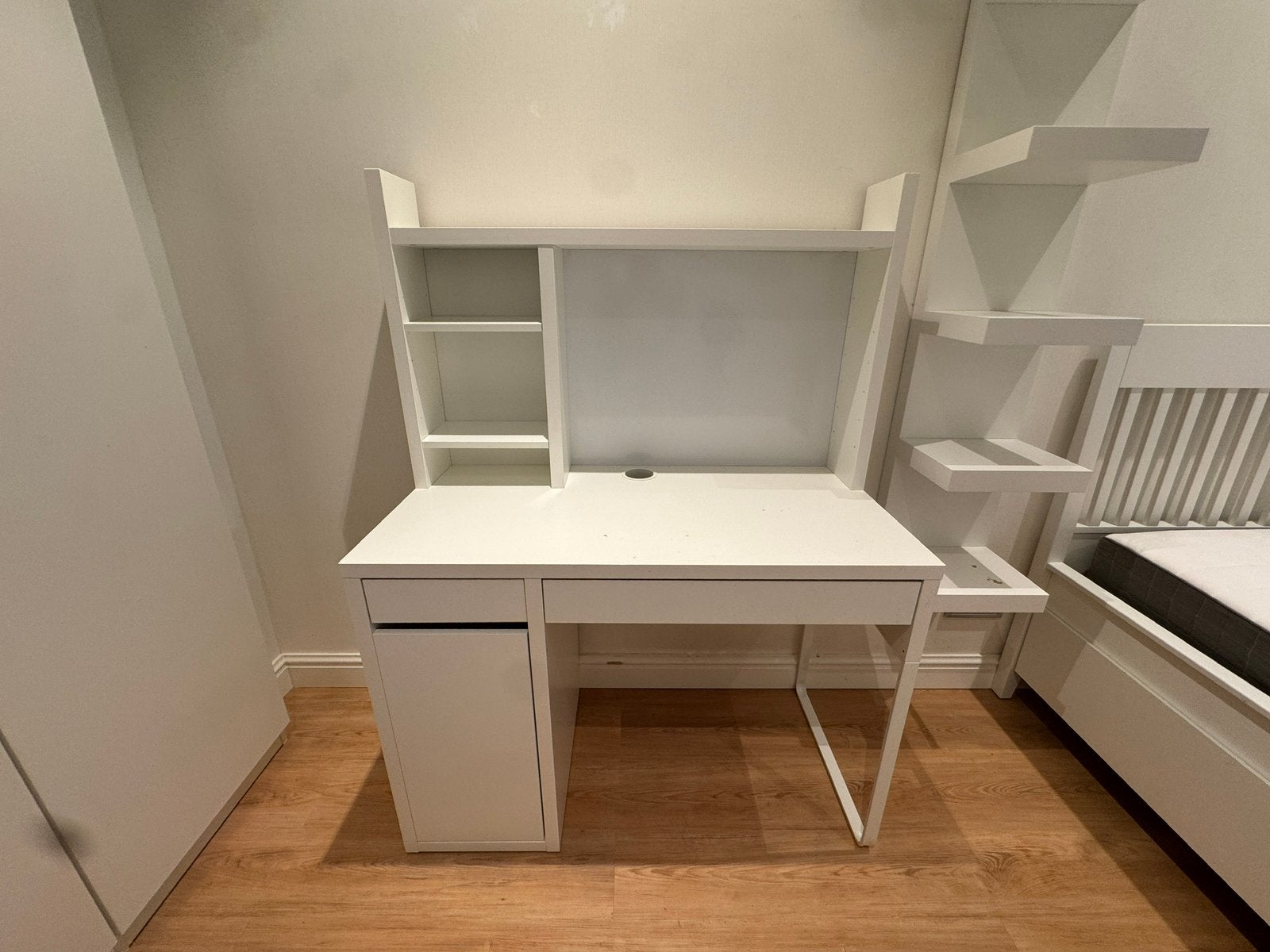 MICKE Bureau, wit, 105*50 cm, Ophalen, Gebruikt