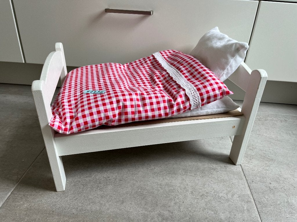Schattig poppenbedje met nieuw beddengoed., Ophalen of Verzenden, Zo goed als nieuw, Babypop