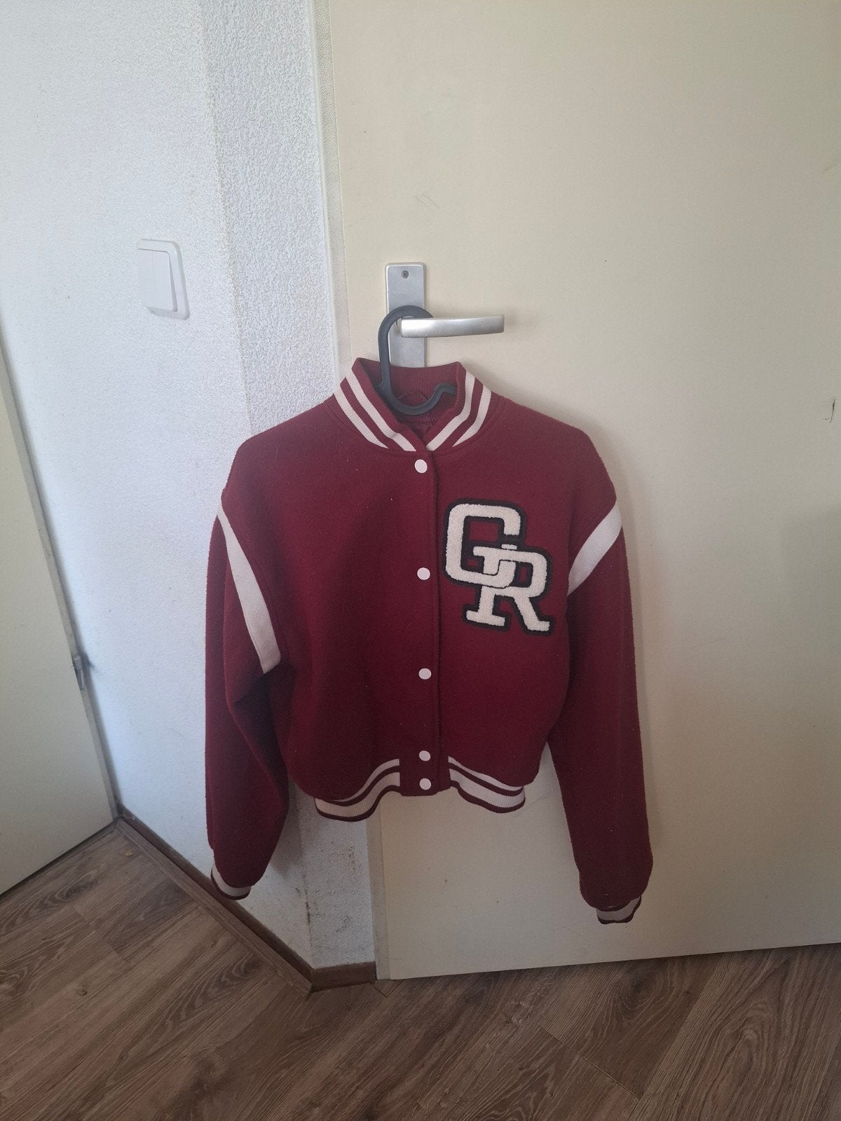 H&M Varsity Jacket - Bordeauxrood met Witte Details, Maat 38/40 (M), H&M, Ophalen of Verzenden, Gedragen