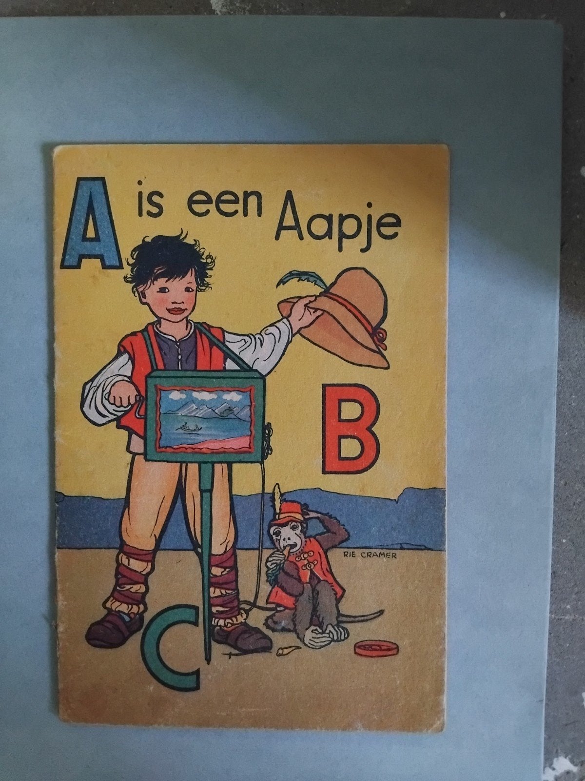 Zeer oud Rie Cramer A is als Aapje, Boeken, Ophalen of Verzenden, Gelezen