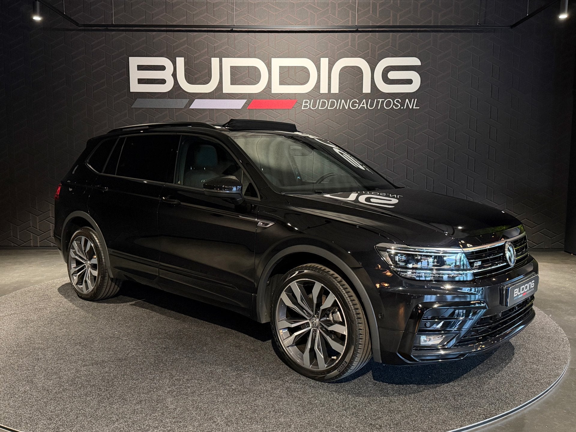 Volkswagen Tiguan Allspace 2.0 TSI 4Motion Highline R 7p. |, Auto's, Automaat, Gebruikt, 7 stoelen, Zwart