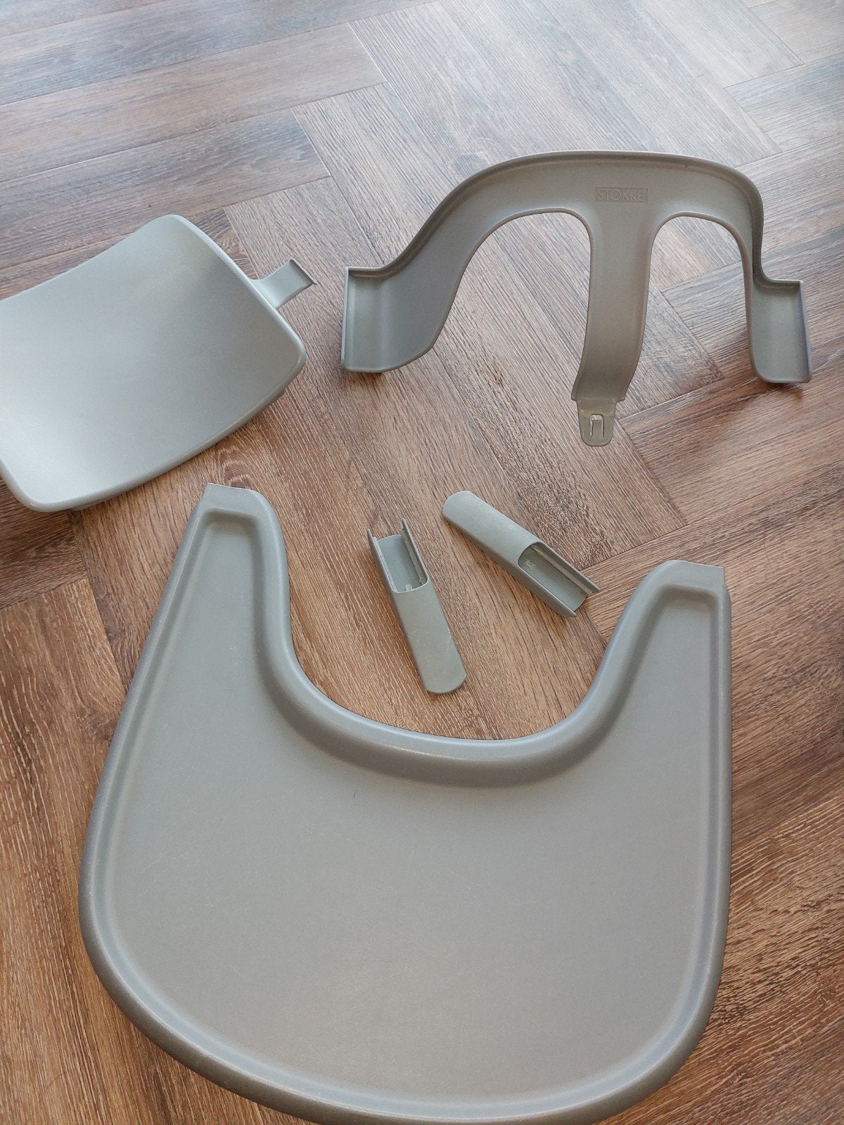 Stokke Tripp Trapp Babyset en Tray - Grijs, Kinderen en Baby's, Ophalen of Verzenden, Gebruikt, Meegroeistoel, Afneembaar eetblad