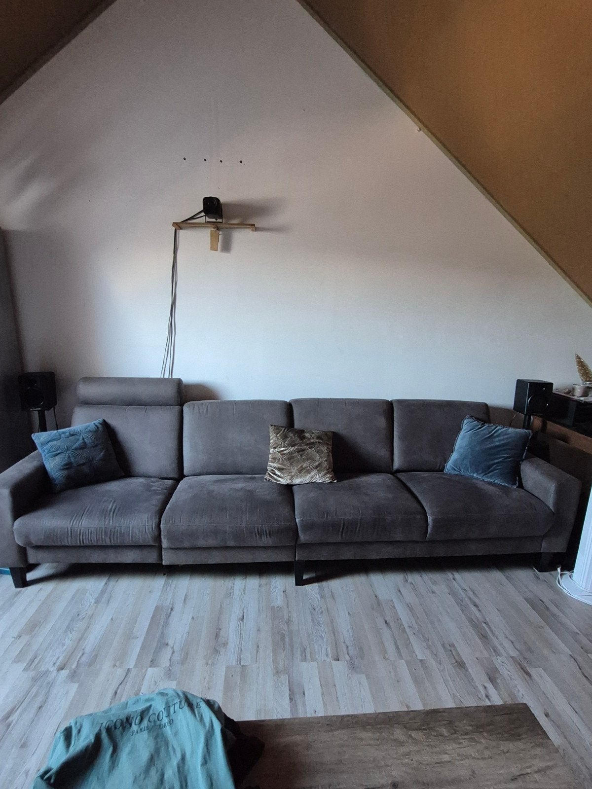 Grote grijze bank met relaxfunctie - 300 cm, Ophalen, Modern met relaxfunctie, Gebruikt, 300 cm of meer