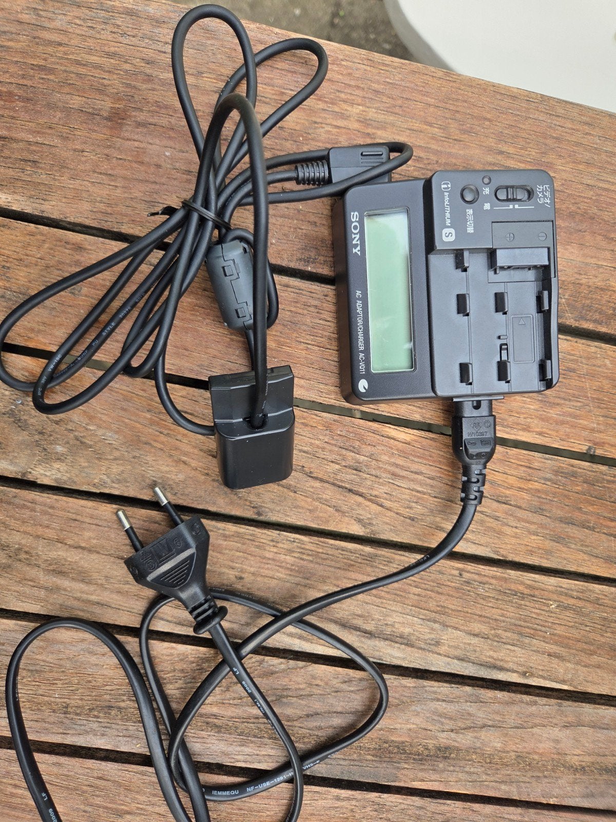 Sony AC Adapter/Oplader AC-VQ11 voor camera's, Ophalen of Verzenden