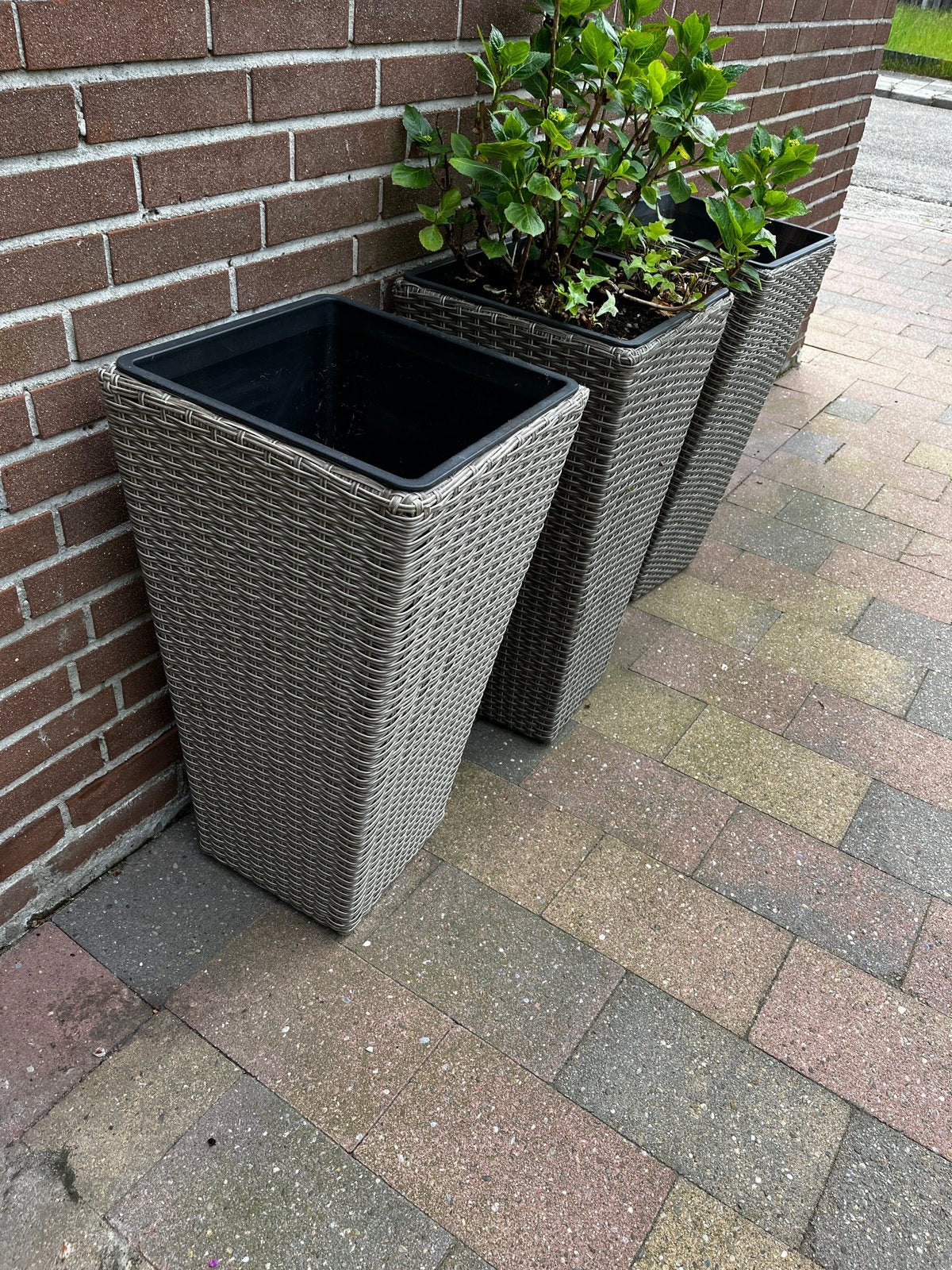 Kunststof bloembakken, Ophalen, Kunststof, Binnen