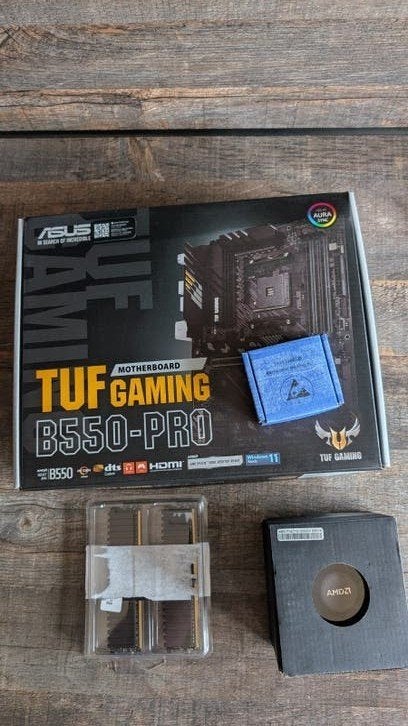AMD Ryzen 7 5700G + ASUS TUF
B550-Pro+ 16GB DDR4-3600, Ophalen of Verzenden, 16 GB, Gaming, 3 tot 4 Ghz