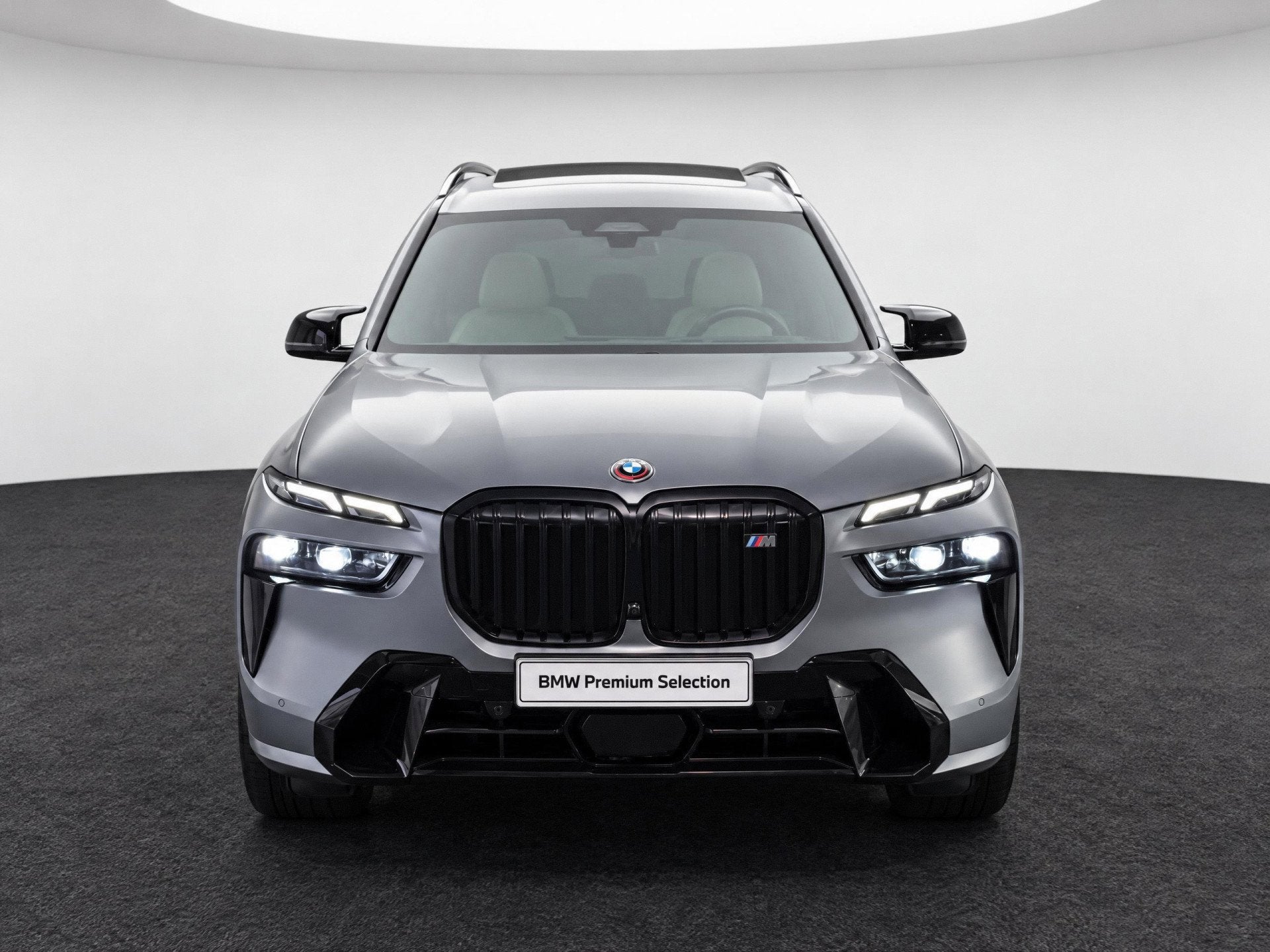 BMW X7 M60i xDrive M Sport Automaat / Trekhaak / Panoramadak, Auto's, Dealer onderhouden, Gebruikt, 4395 cc, Vierwielaandrijving