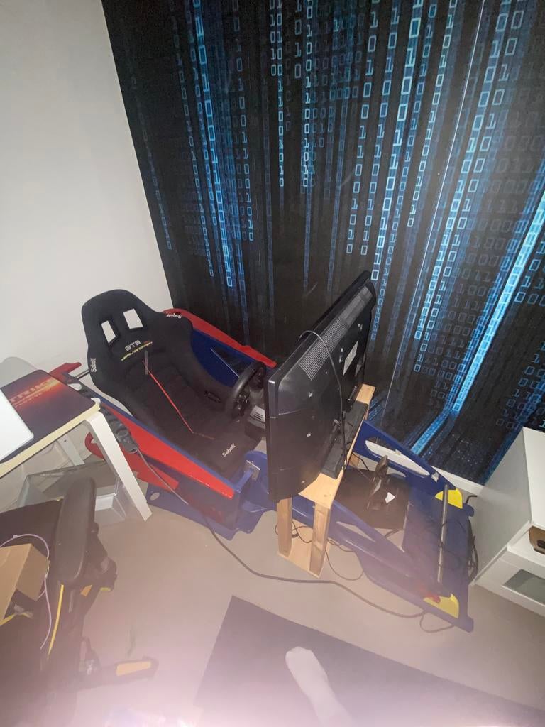 race stoel red bull, Ophalen, 1 speler, Racen en Vliegen, Zo goed als nieuw