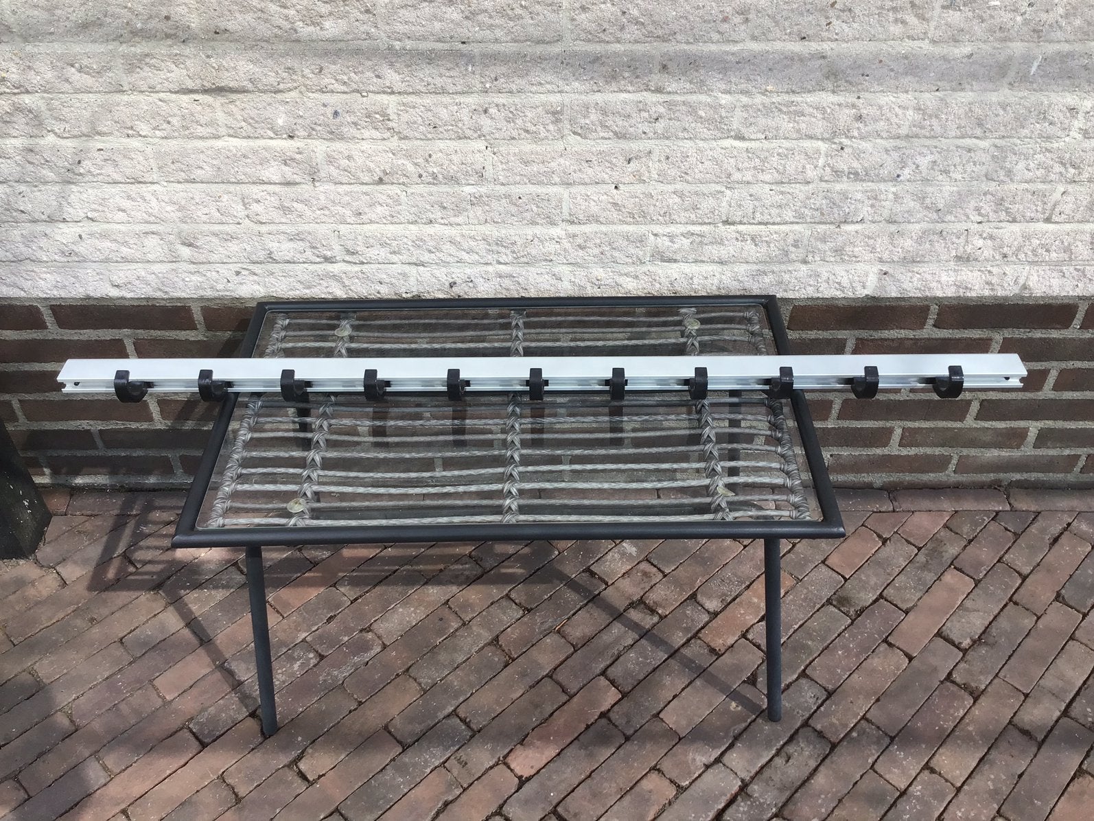 Kapstok uit sporthal met veel haakjes en 123 cm lang., Ophalen of Verzenden, Zo goed als nieuw