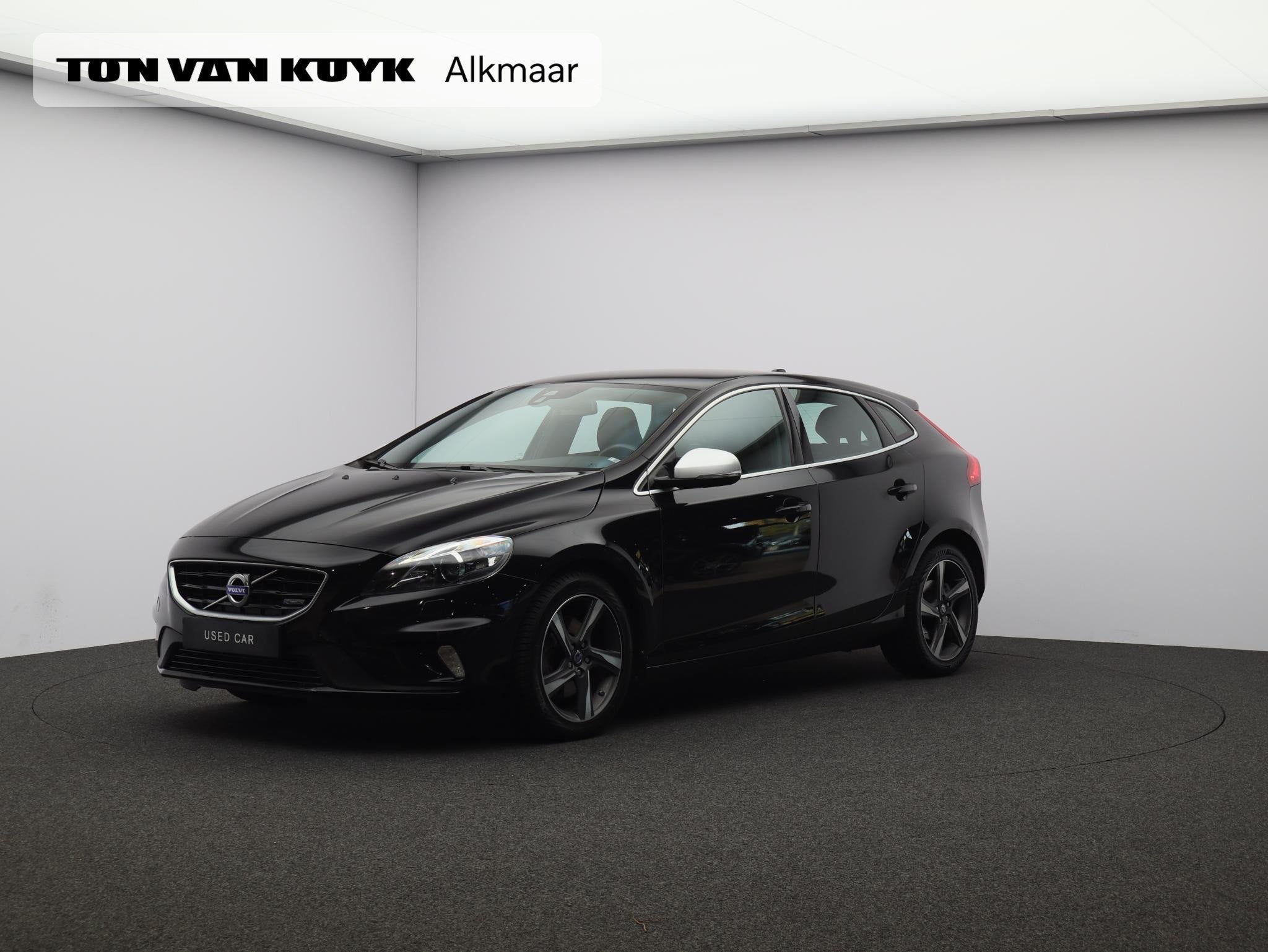 Volvo V40 1.6 T2 R-Design / Trekhaak / Stoelverwarming / Voo, Auto's, Voorwielaandrijving, Gebruikt, 4 cilinders, Zwart