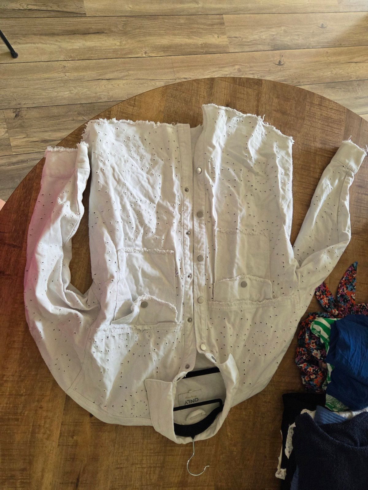 Witte spijkerjas met borduursels van Only, maat xl, Only, Wit, Maat 46/48 (XL) of groter, Ophalen of Verzenden