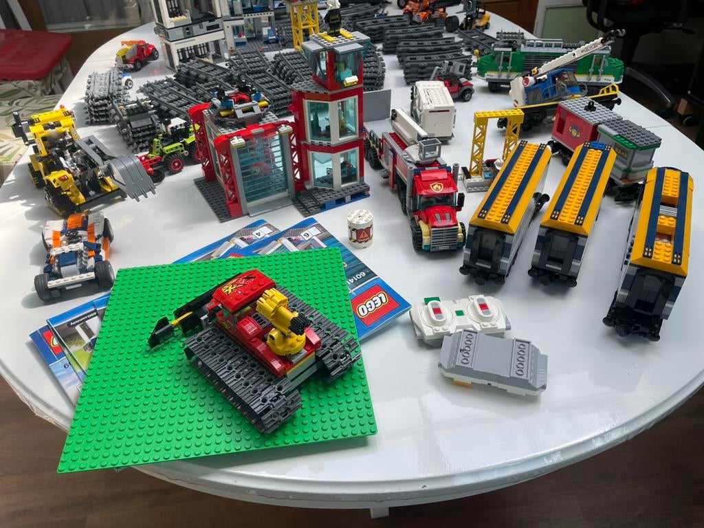 Grote partij LEGO met treinen, rails en gebouwen los te koop, Lego, Ophalen of Verzenden, Losse stenen, Meerdere sets