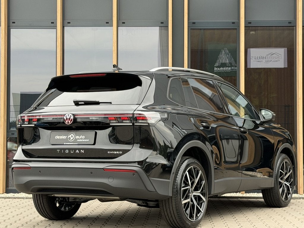 Volkswagen Tiguan Life 1.5 TSI PHEV DSG 204 Pk | Pano | Trek, Automaat, Dealer onderhouden, Stof, 4 cilinders