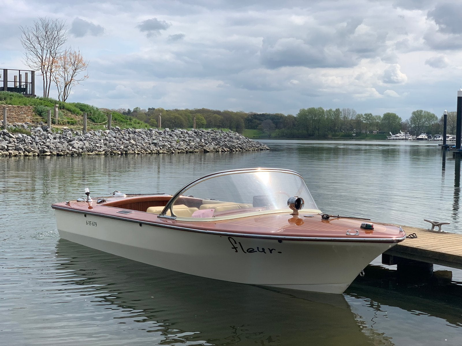 Riva look speedboot 110pk, Watersport en Boten, Ophalen, Zo goed als nieuw, Polyester, Benzine