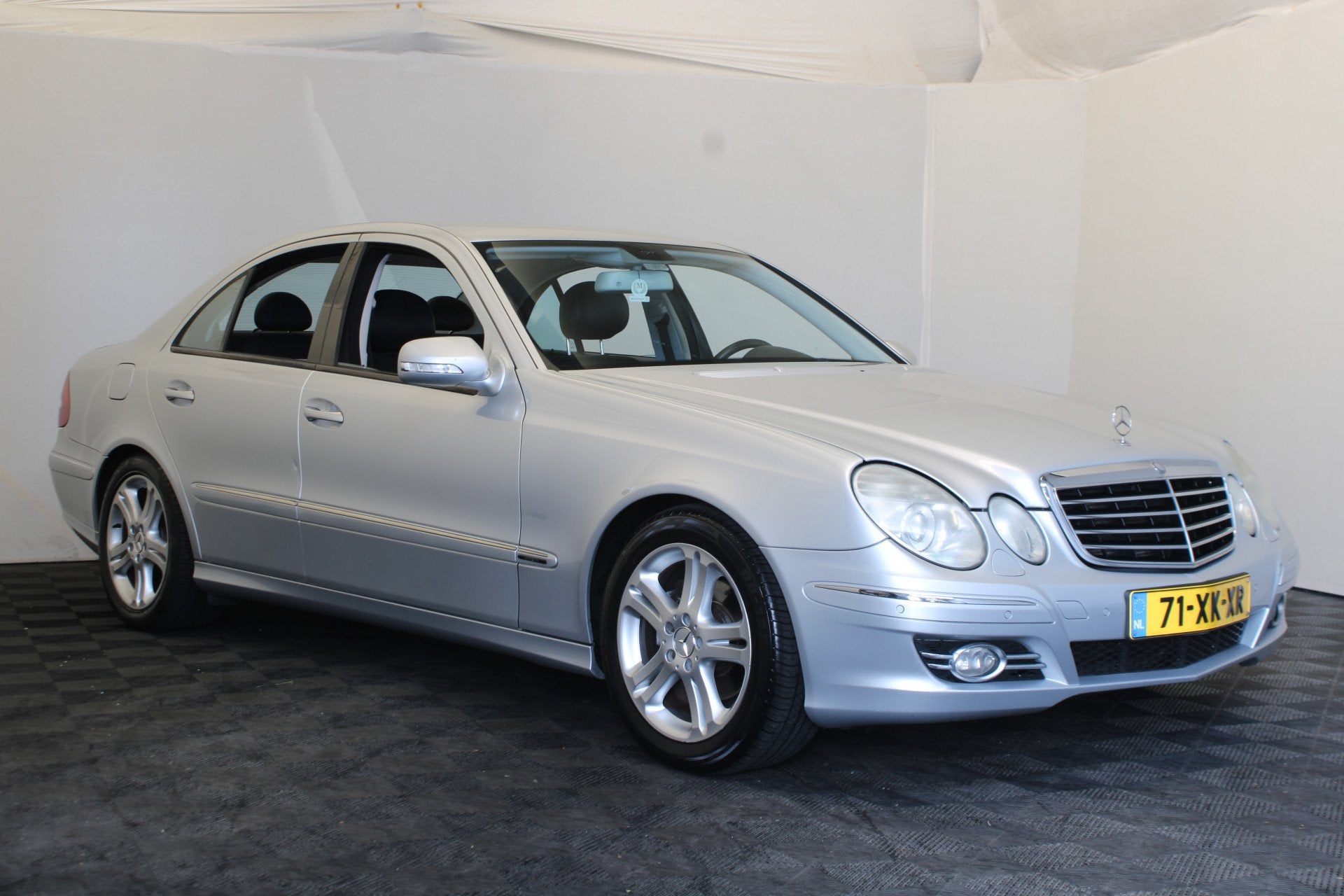 Mercedes-Benz E-Klasse 280 Avantgarde (bj 2007, automaat), Auto's, Automaat, Gebruikt, Zwart, Bedrijf