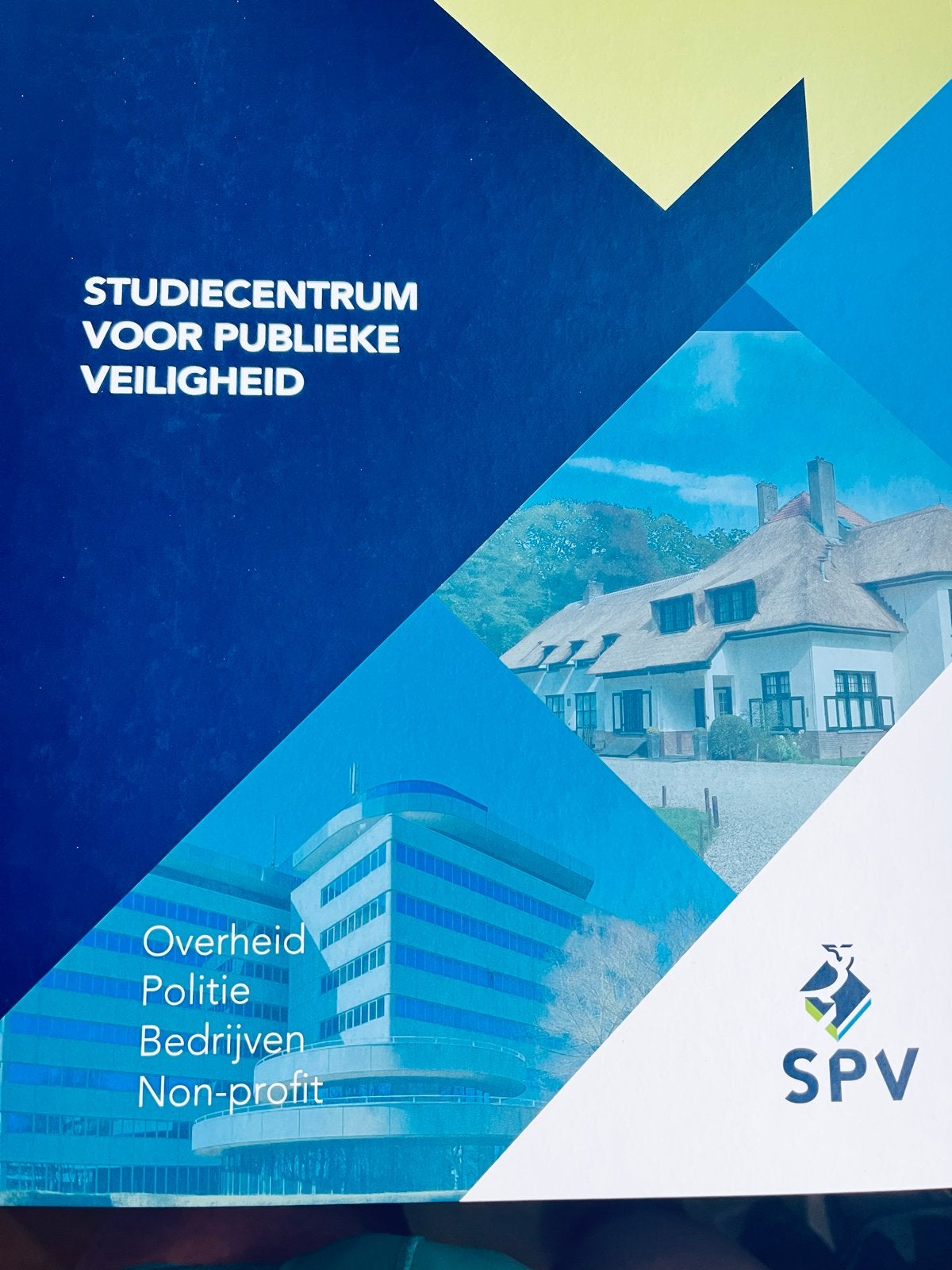 SPV Studiecentrum Publieke Veiligheid - HTV Praktijkboek, Boeken, Studieboeken en Cursussen, Ophalen, Gamma, Zo goed als nieuw