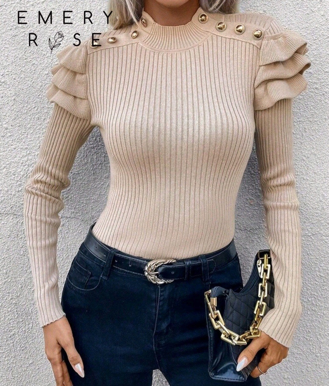 Nieuwe Emery Rose  maat 40/42 trui met ruches en gouden knop, Emery Rose, Ophalen of Verzenden, Nieuw, Beige