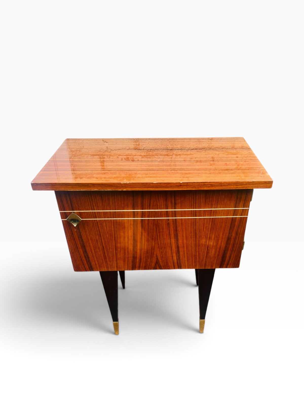 Vintage retro nachtkastje jaren 60 hout met messing, Huis en Inrichting, Ophalen of Verzenden, Gebruikt, 55 tot 70 cm