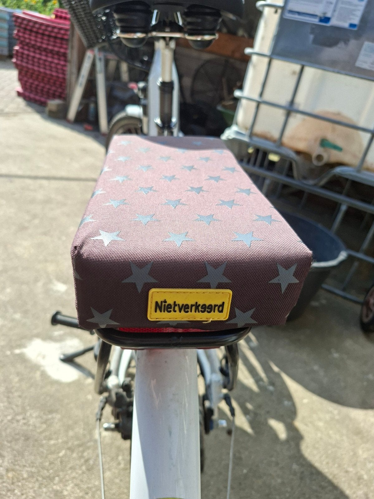 Kussentje met voetensteuntjes, Fietsen en Brommers, Ophalen