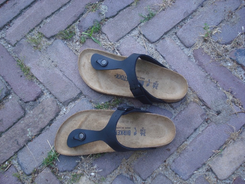 GRATIS VERZENDEN NIEUWE ZWARTE GIZEH BIRKENSTOCKS 36, Slippers, Verzenden, Zwart, Nieuw