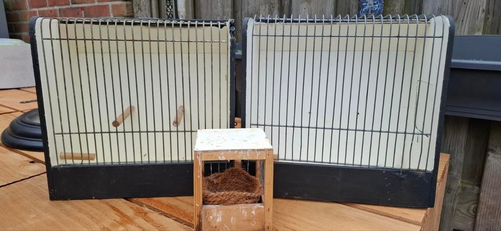 Vogel hokjes met toebehoren, Dieren en Toebehoren, Vogels | Hokken en Kooien, Ophalen, Hout, Vogelkooi