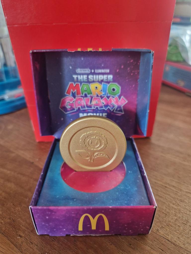 Super Mario Fire Flower munt McDonald's The Movie, Ophalen of Verzenden, Zo goed als nieuw, Jongen of Meisje