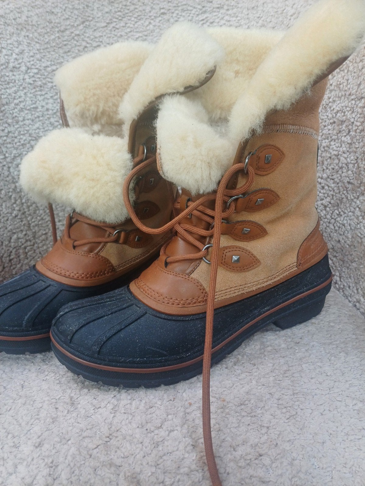 Crocs winterlaarzen met bont maat 38/39, Bruin, Snowboots, Ophalen of Verzenden, Zo goed als nieuw