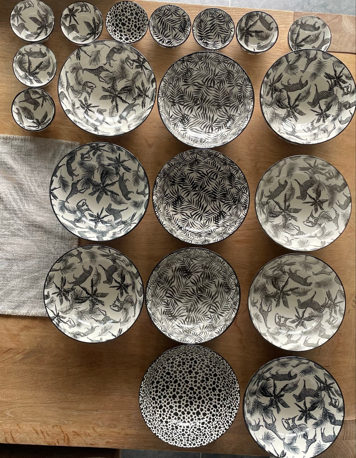 Jungle Loft Servies - Grote en kleine Kommen, Overige merken, Keramiek, Ophalen of Verzenden, Zo goed als nieuw