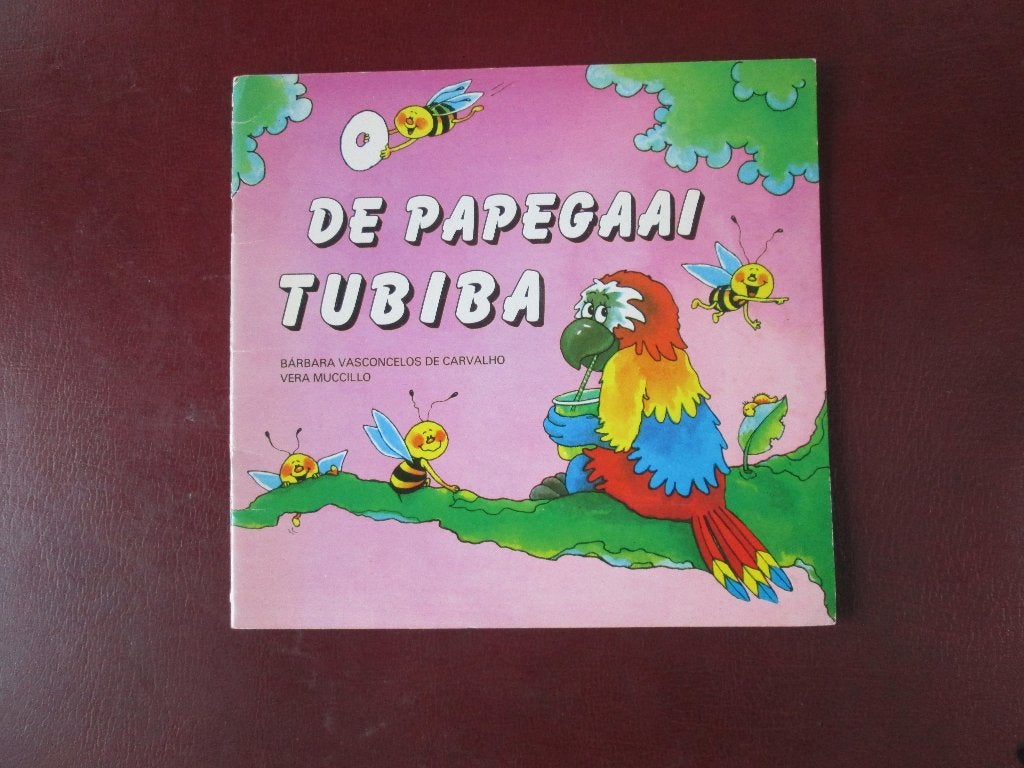 De Papegaai Tubiba, door Barbara Vasconcelos de Carvalho, Boeken, Fictie algemeen, Jongen of Meisje, Ophalen of Verzenden, Zo goed als nieuw