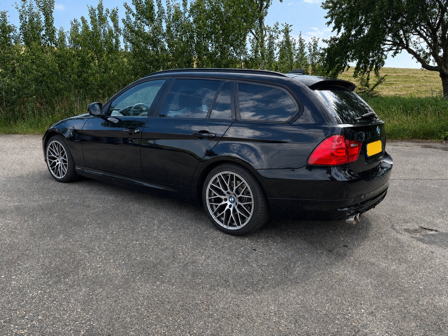 BMW 3-Serie 2.0 I 320 Touring 2010 Zwart, Auto's, Achterwielaandrijving, 1995 cc, 4 cilinders, Zwart